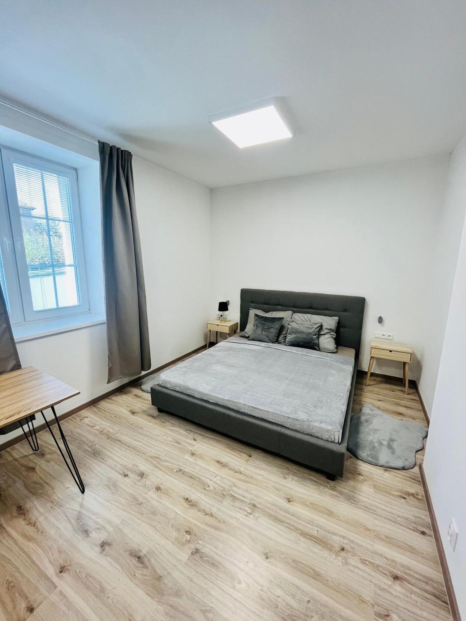 Apartment Riviera Centrum, Private Parking And Smart Check In Banska Bystrica Exterior photo