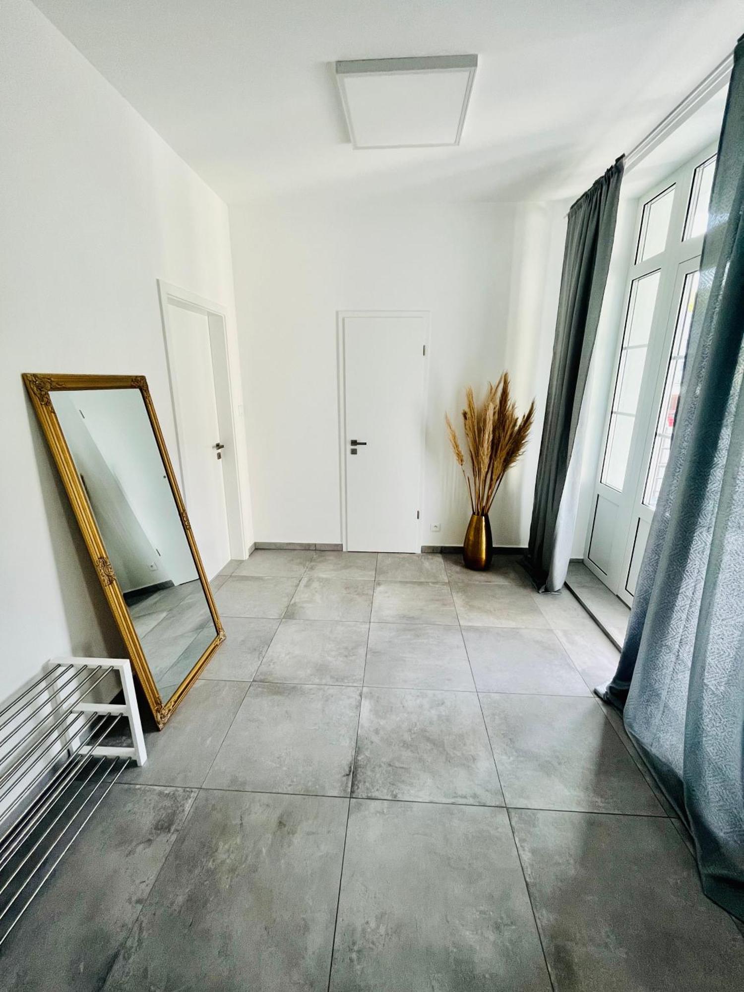 Apartment Riviera Centrum, Private Parking And Smart Check In Banska Bystrica Exterior photo
