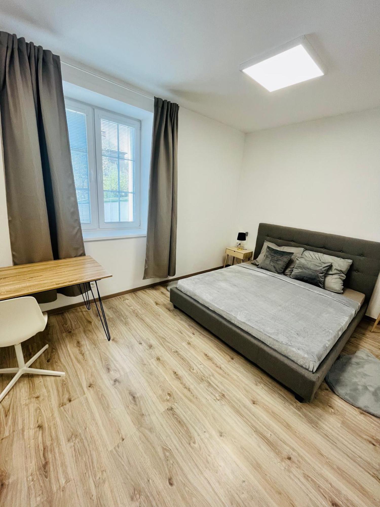 Apartment Riviera Centrum, Private Parking And Smart Check In Banska Bystrica Exterior photo